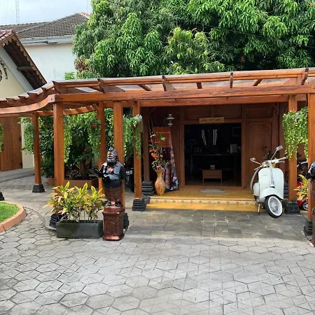 Dem Ayem Malioboro Heritage Guest House-2